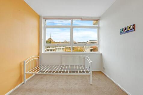 06-077bJHPropWorld - 15 Hensford Gardens - 37-medi