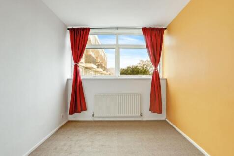 15-5251JHPropWorld - 15 Hensford Gardens - 19-medi