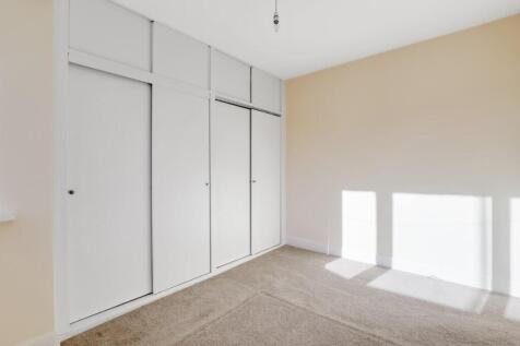 14-ad38JHPropWorld - 142 Moremead Road - 13.jpg