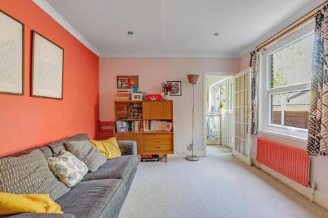 07-5eb3JHPropWorld - 72 Knighton Park Road -19-med