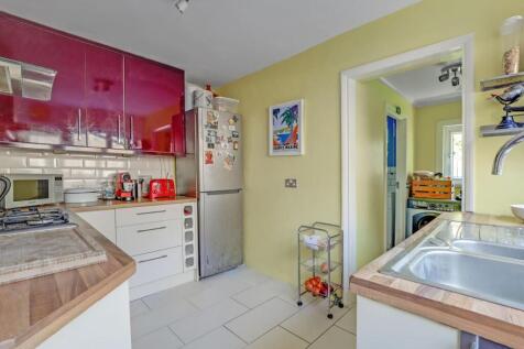10-f22fJHPropWorld - 72 Knighton Park Road -28-med