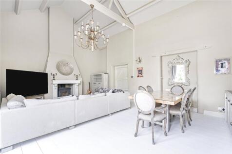 Sitting/Dining Room