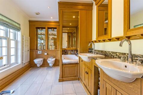 Bath/Shower Room
