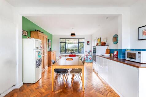 Kitchen/Breakfast L