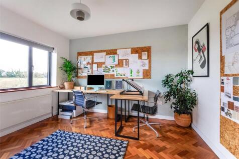 Studio/Bedroom Thres