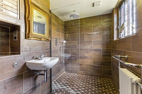 Bath/Shower Room