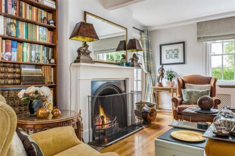 Sitting/Dining Room