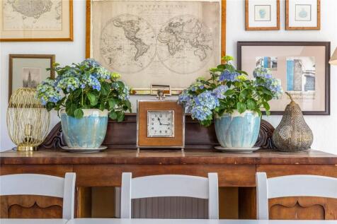 Sitting/Dining Room