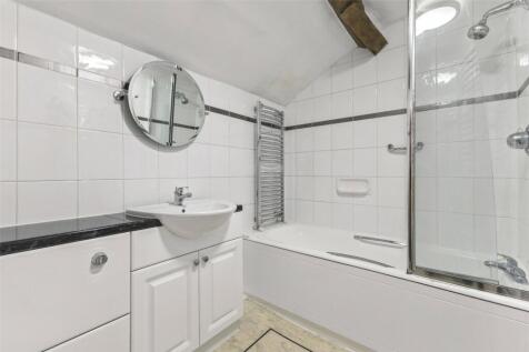 Bath/Shower Room