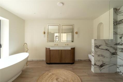 Bath/Shower Room