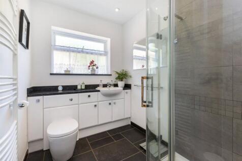 Bath/Shower Room