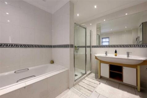 Bath/Shower Room