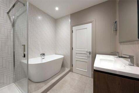 Bath/Shower Room