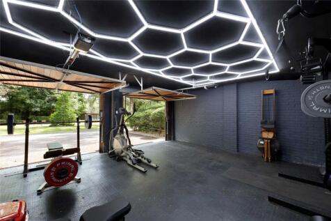 Gym/Garage