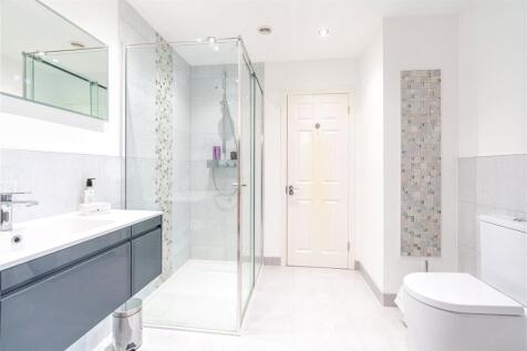Main En Suite