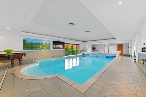 Indoor Pool / Gym