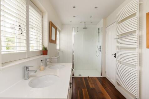 Shower / Utility