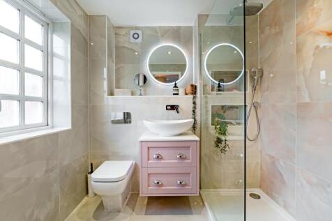 Main En Suite