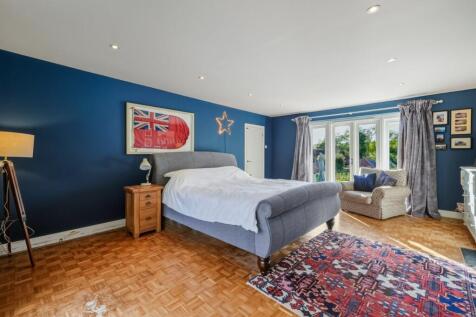 Bed 1 / Drawing Room