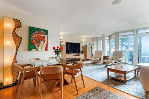 Sitting/Dining Room