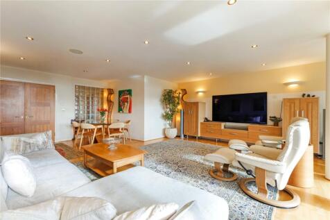 Sitting/Dining Room