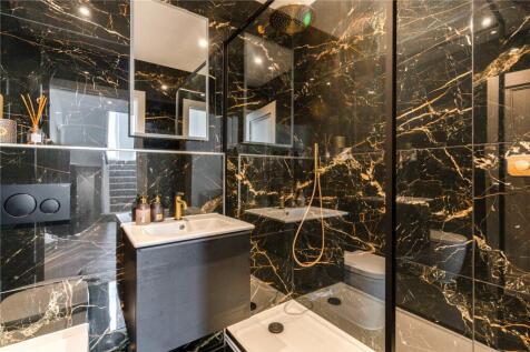 Family Shower Room