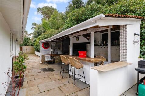 Outdoor Bar