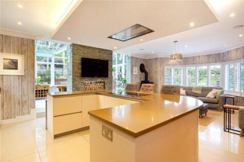 Kitchen/Living Area