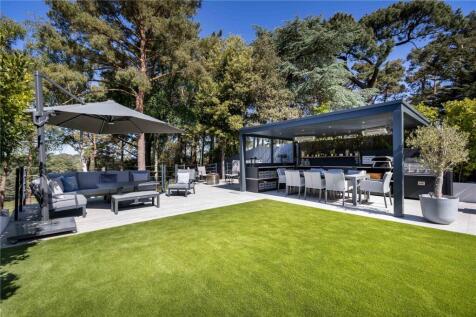 Garden &amp; Kitchen