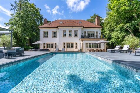 Pool &amp; House