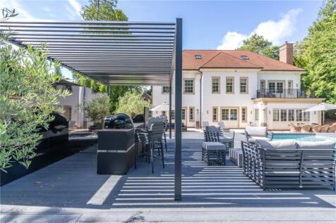 Outdoor Kitchen
