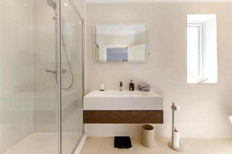 Bedroom Two En Suite