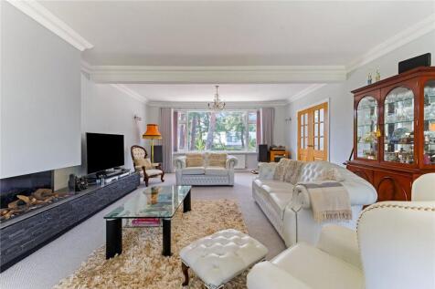Sitting /Dining Room