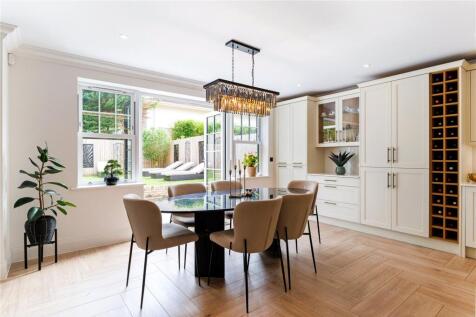 Kitchen /Dining Room