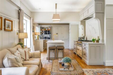 Kitchen/Dining/Day