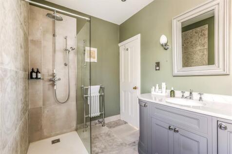 Family Bath/Shower