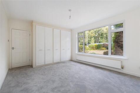 Bedroom/Dining Room