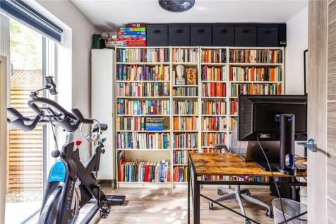 Bedroom/Study