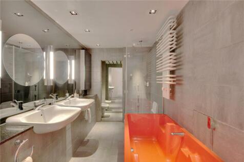 Main En Suite