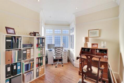 Bedroom/Study