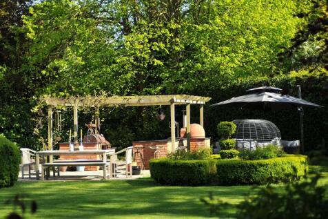 Outdoor Kitchen