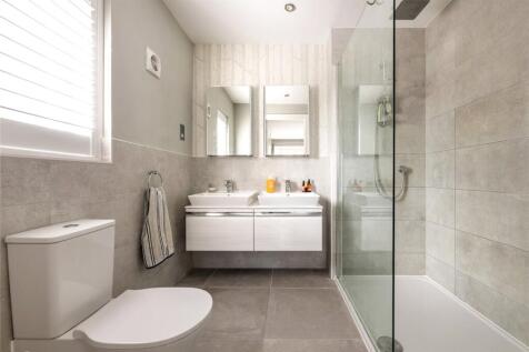En Suite Shower Rm