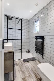 En Suite Shower