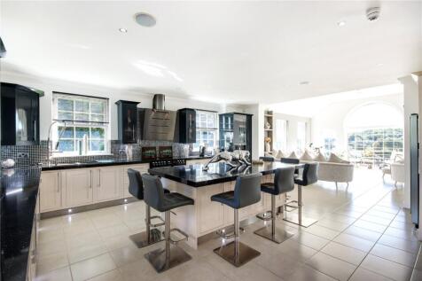 Kitchen/Breakfast Rm