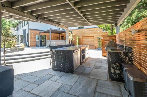 Outdoor Kitchen