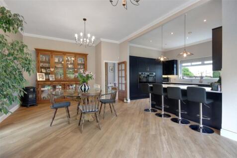 Kitchen/Breakfast Rm