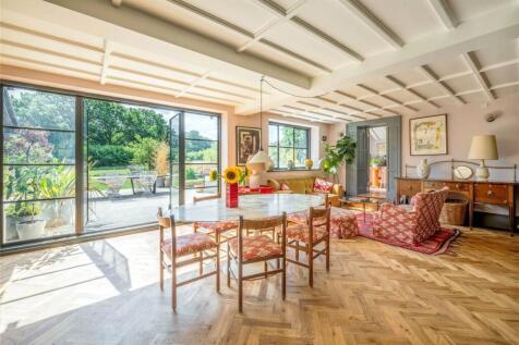 Dining/Family Rm