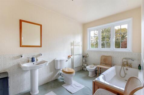 En Suite Bathroom