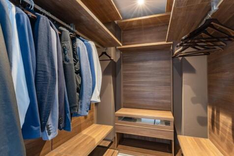 Walk-In Wardrobe