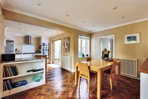 Kitchen/B&#39;kfast Room